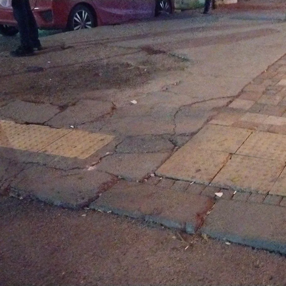 Öneri fotoğrafı: Görme engelli vatandaşlar için tırtıklı parkeler kaldırımlarda hep devam etseydi