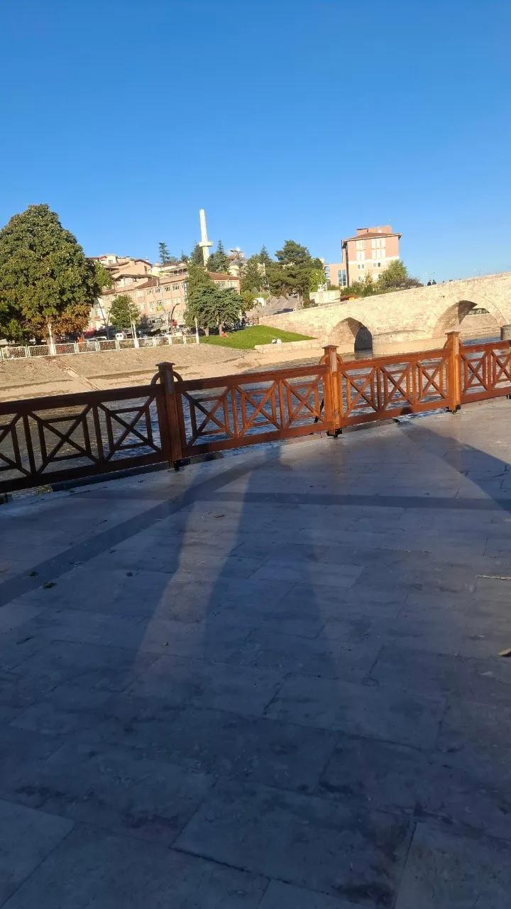 Öneri fotoğrafı: Irmak kenarında oturma yerleri olsa idi