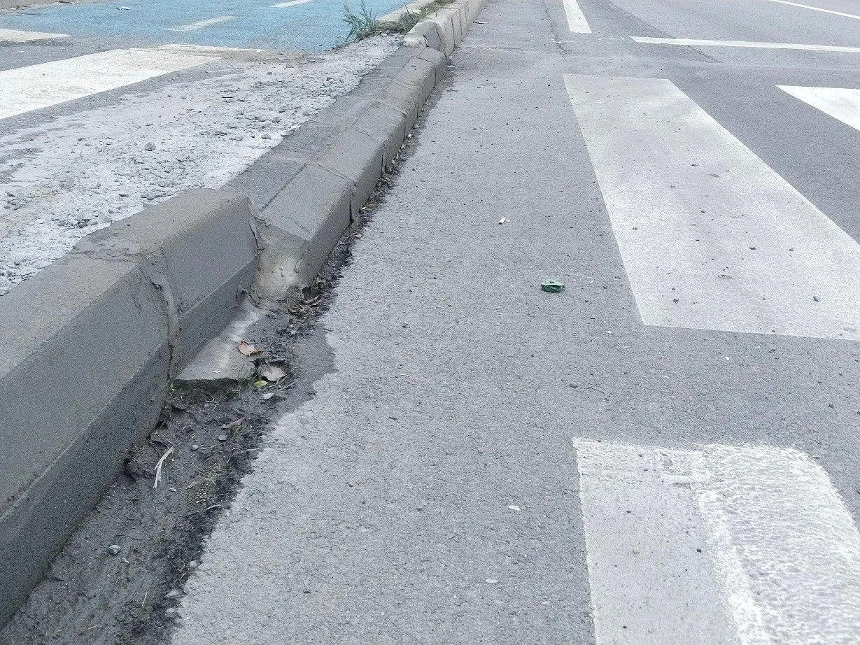 Öneri fotoğrafı: Yaya geçidi kaldırım rampası yol seviyesinde olsaydı